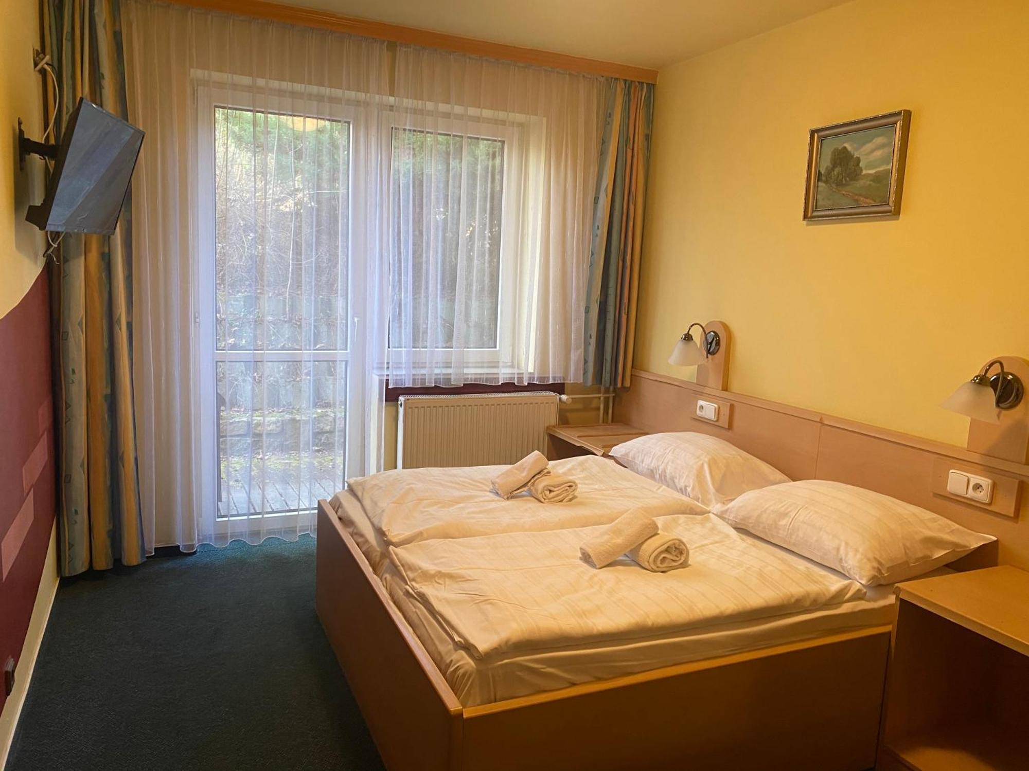 Double Room Private Bathroom