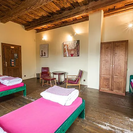 Hostel 99-3